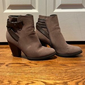Womens brown boots size 7